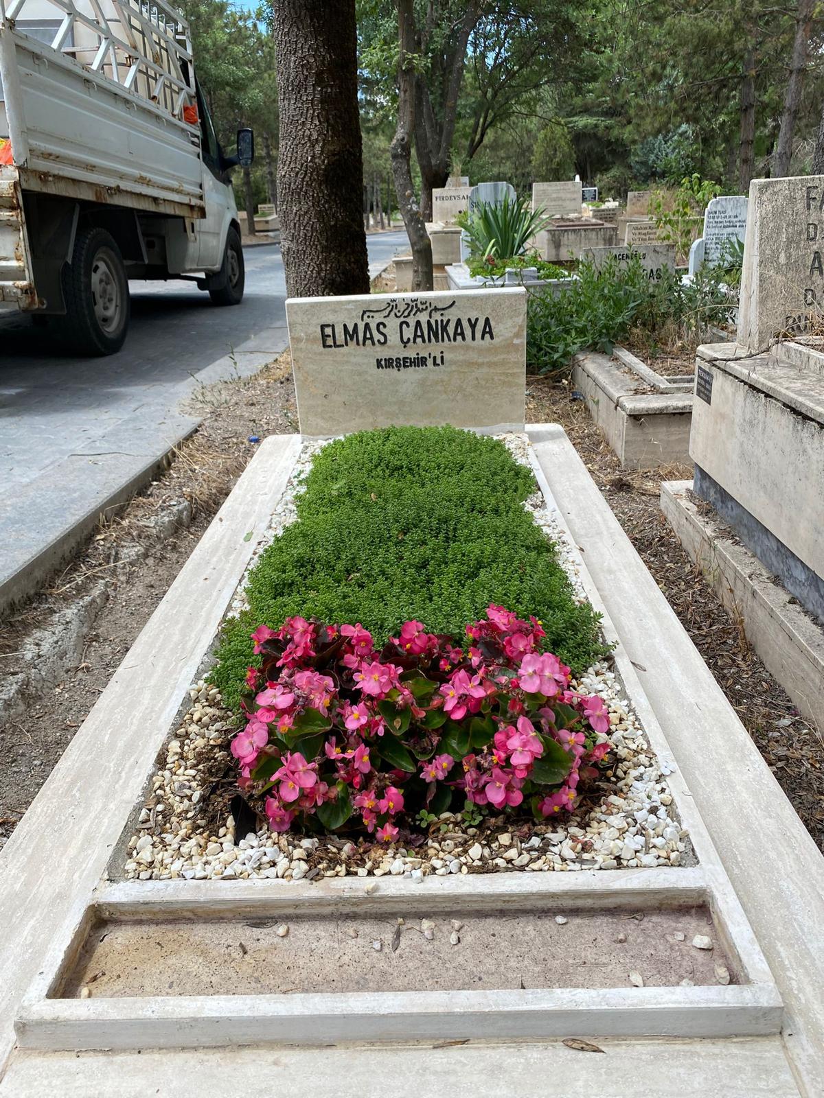 buraklar-mezar-bakim-hizmetleri (3) buraklar-mezar-bakim-hizmetleri (3)